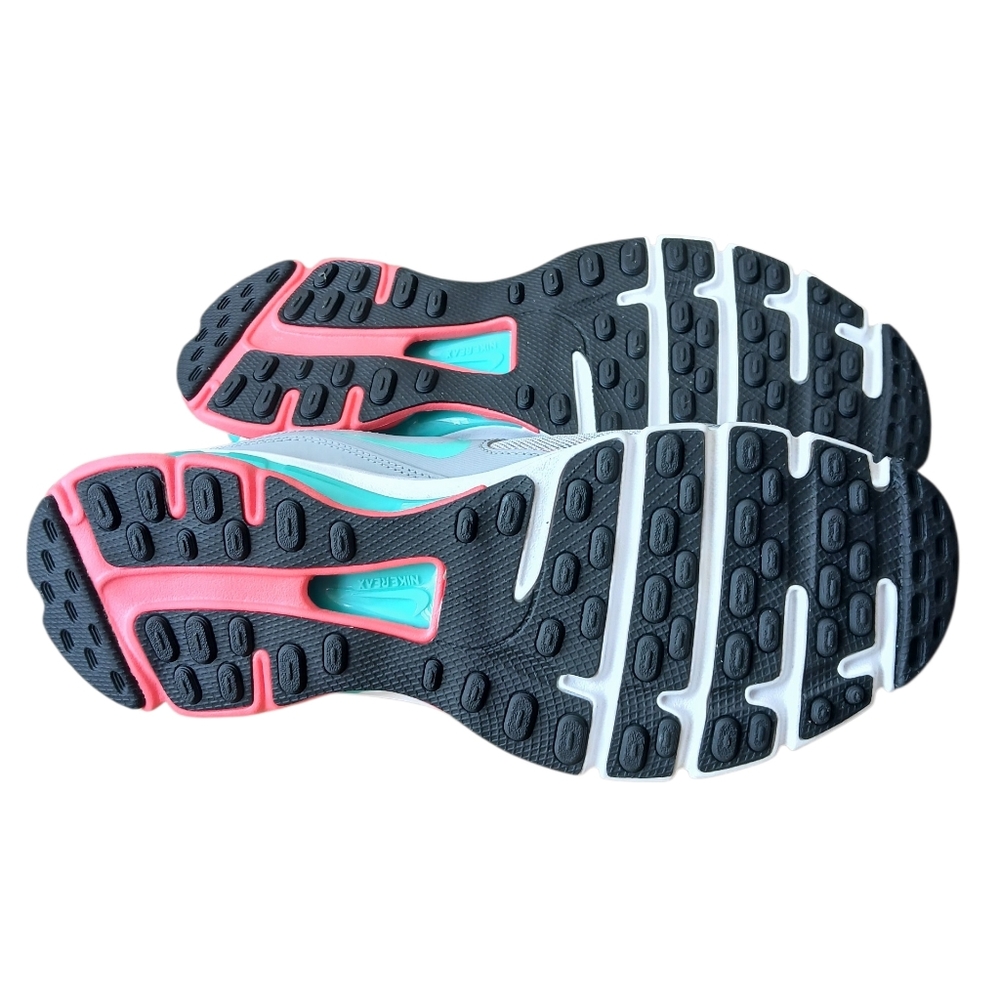 Nike Women's  Size 7.5 Athletic Shoes - Gray and Teal - Picture 7 of 8